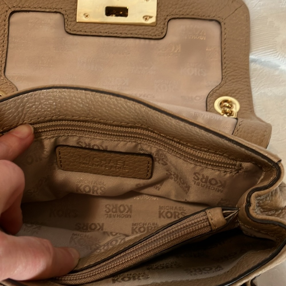 Michael Kors EUC Sloan bag in Taupe PRICE DROP! - Picture 16 of 16